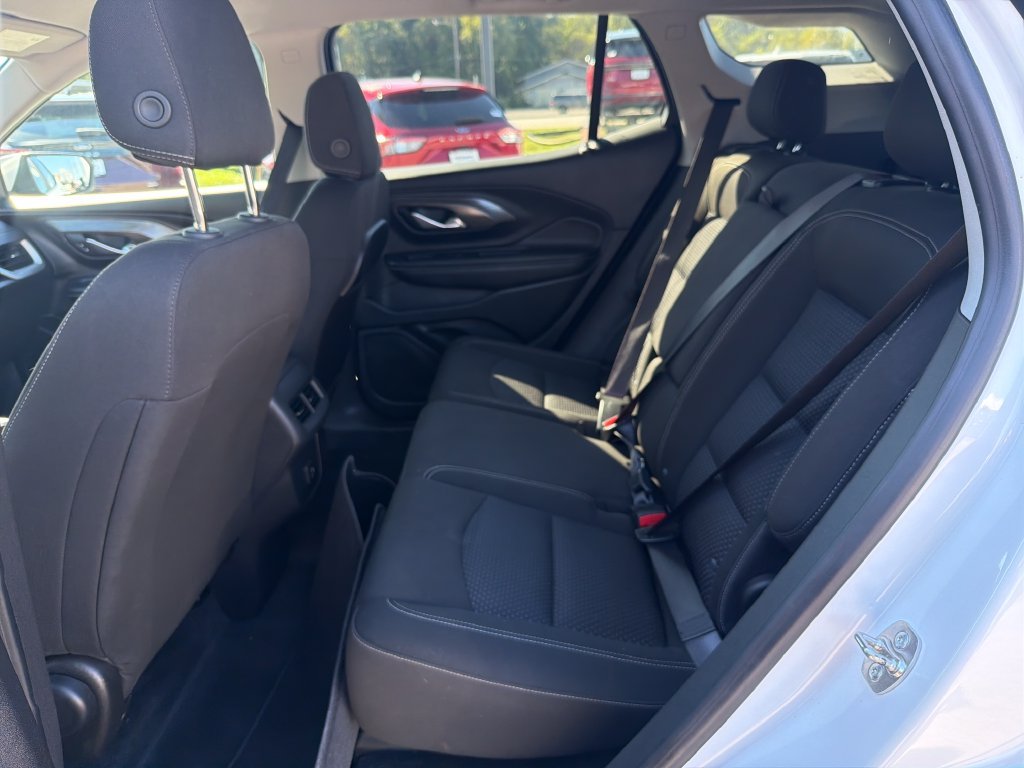 Used 2024 White GMC SLE image 15