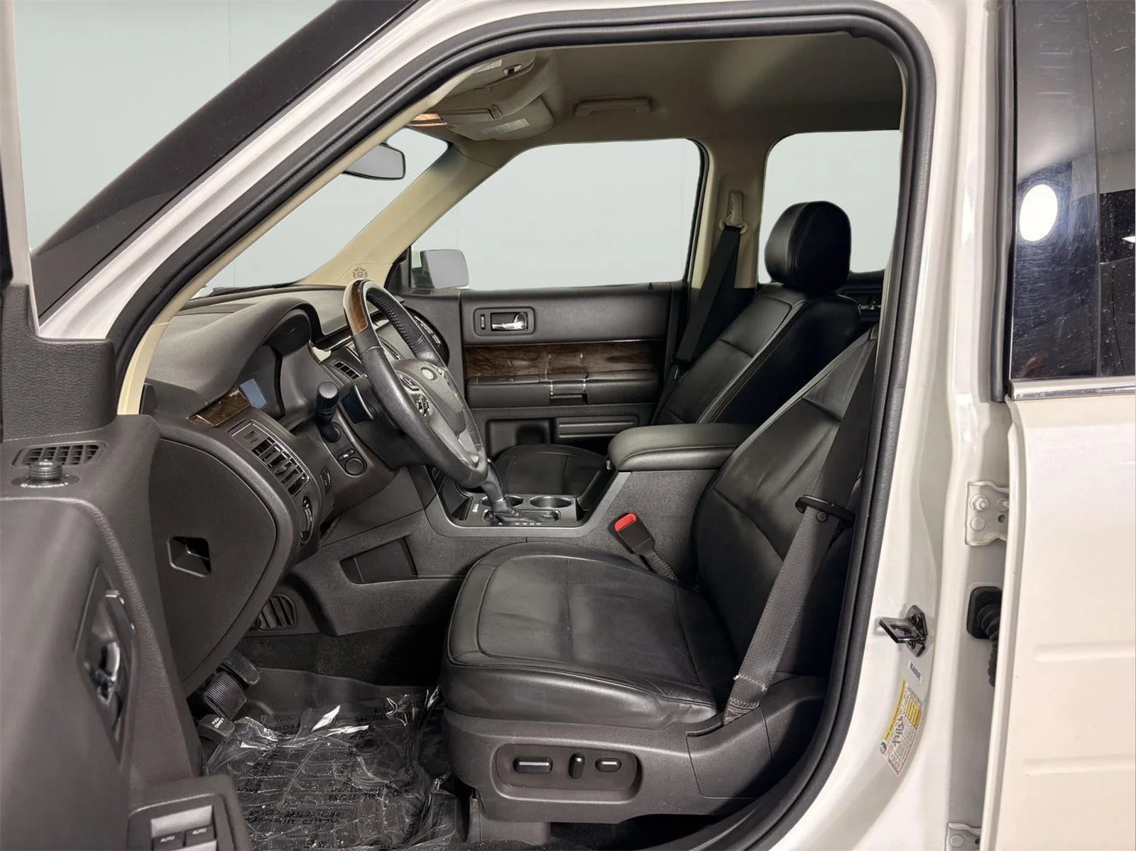 Used 2019 White Platinum Metallic Tri-Coat Ford Limited EcoBoost image 12