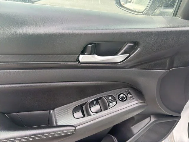 2025 Nissan Altima SV - Photo 25