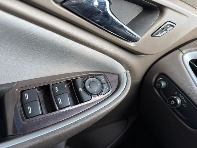 Used 2024 Sterling Gray Metallic Chevrolet LT image 28