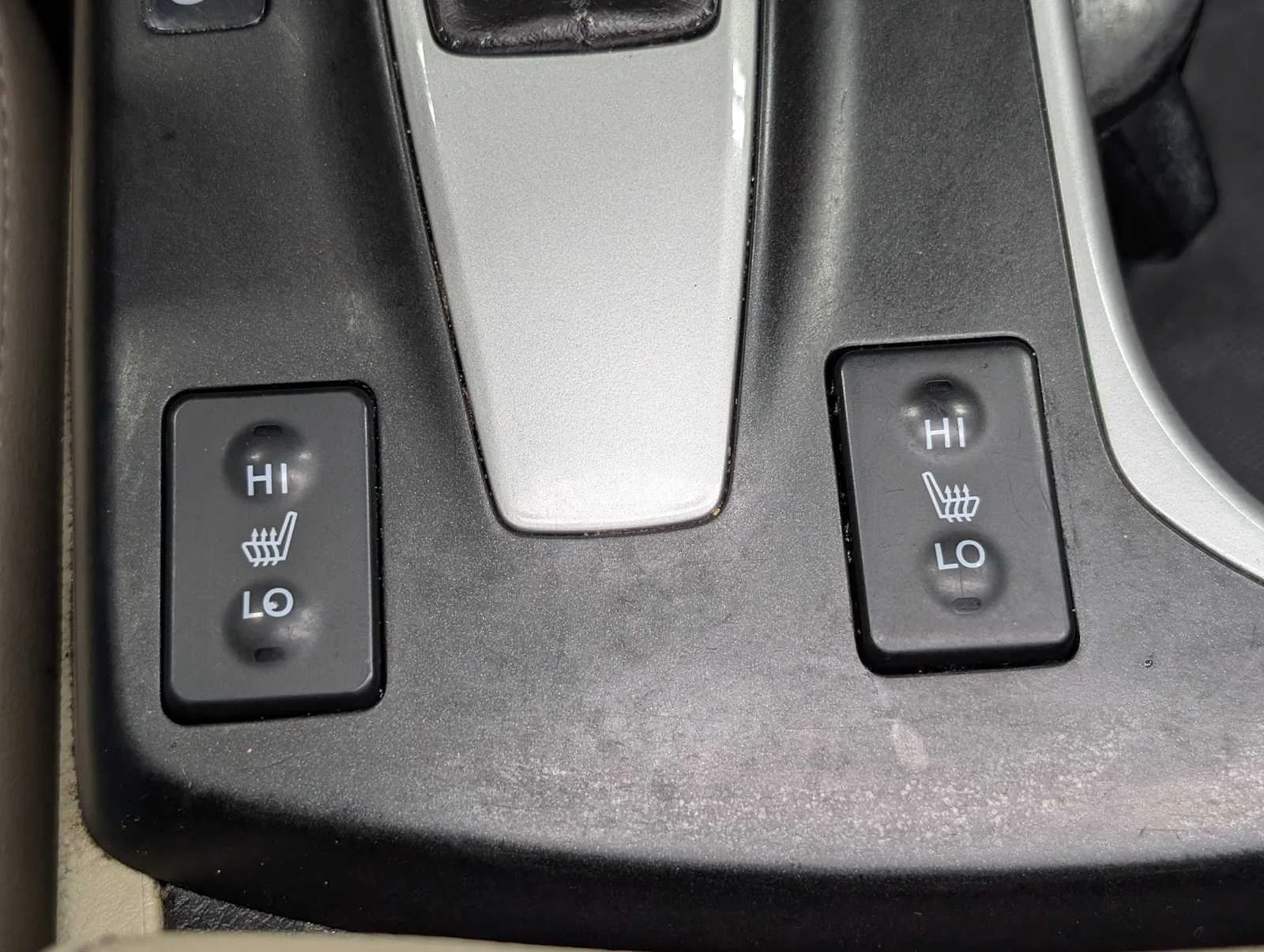 Used 2018 White Diamond Pearl Acura  image 26