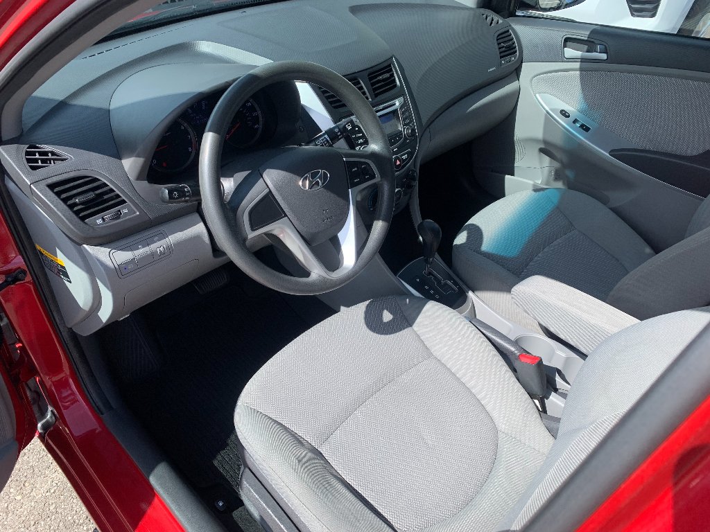 Used 2013 Boston Red Metallic Hyundai GS image 9
