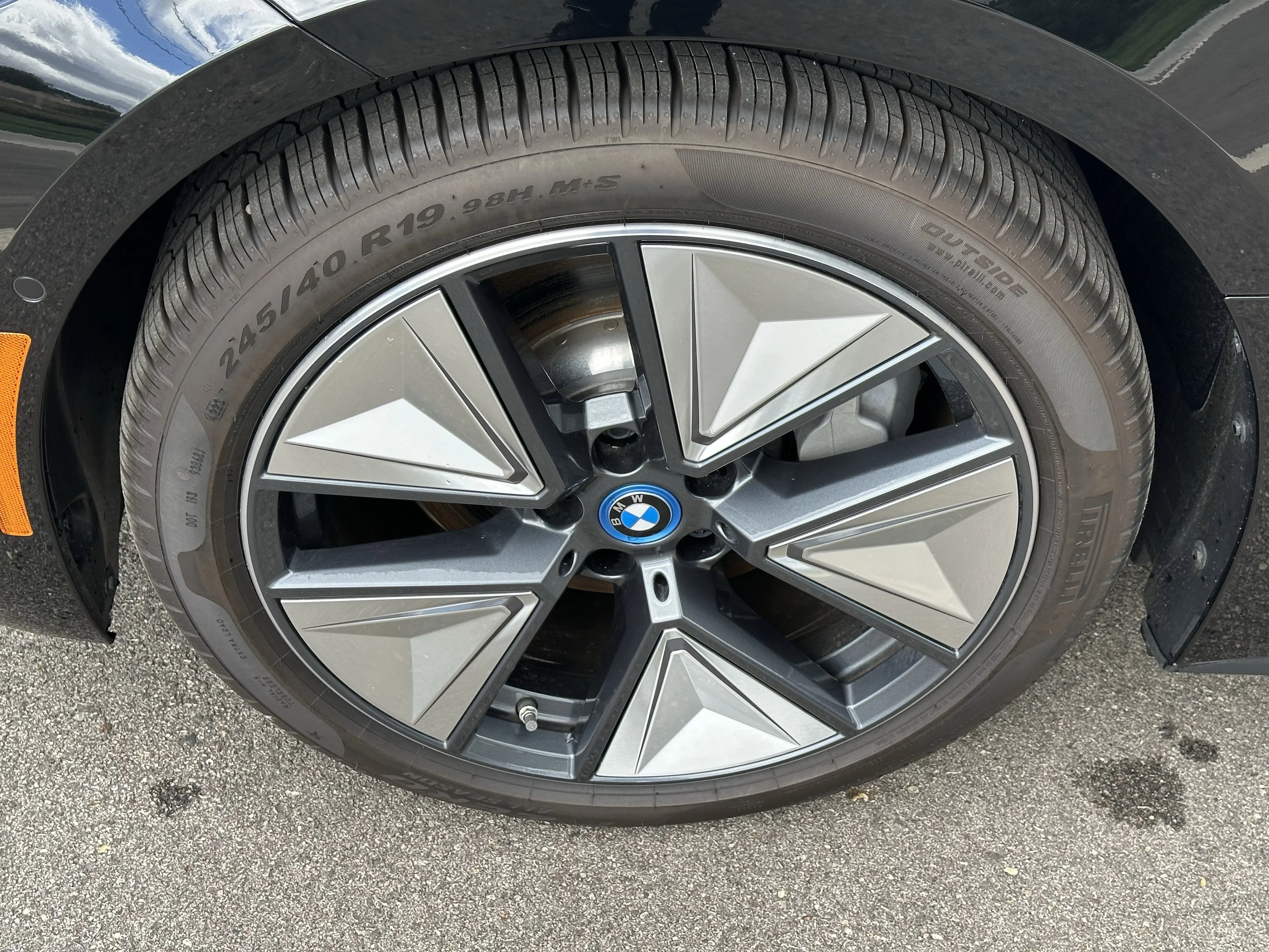 New 2024 Jet Black BMW eDrive40 image 21