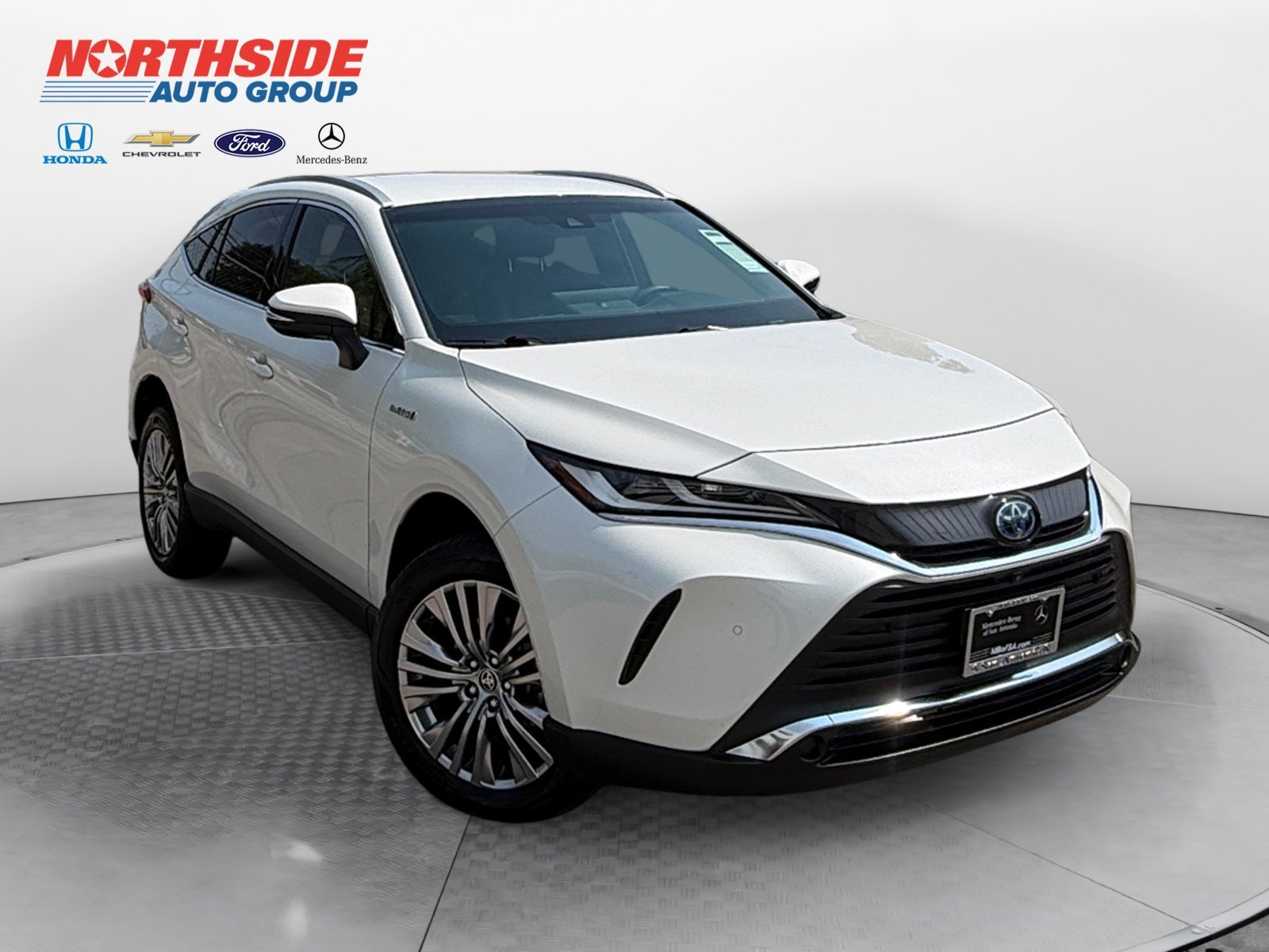 Used 2021 Blizzard Pearl Toyota Limited image 1