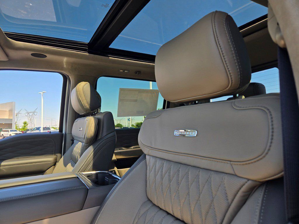 New 2026 Star White Metallic Tri-Coat Ford F-250® Platinum® image 29
