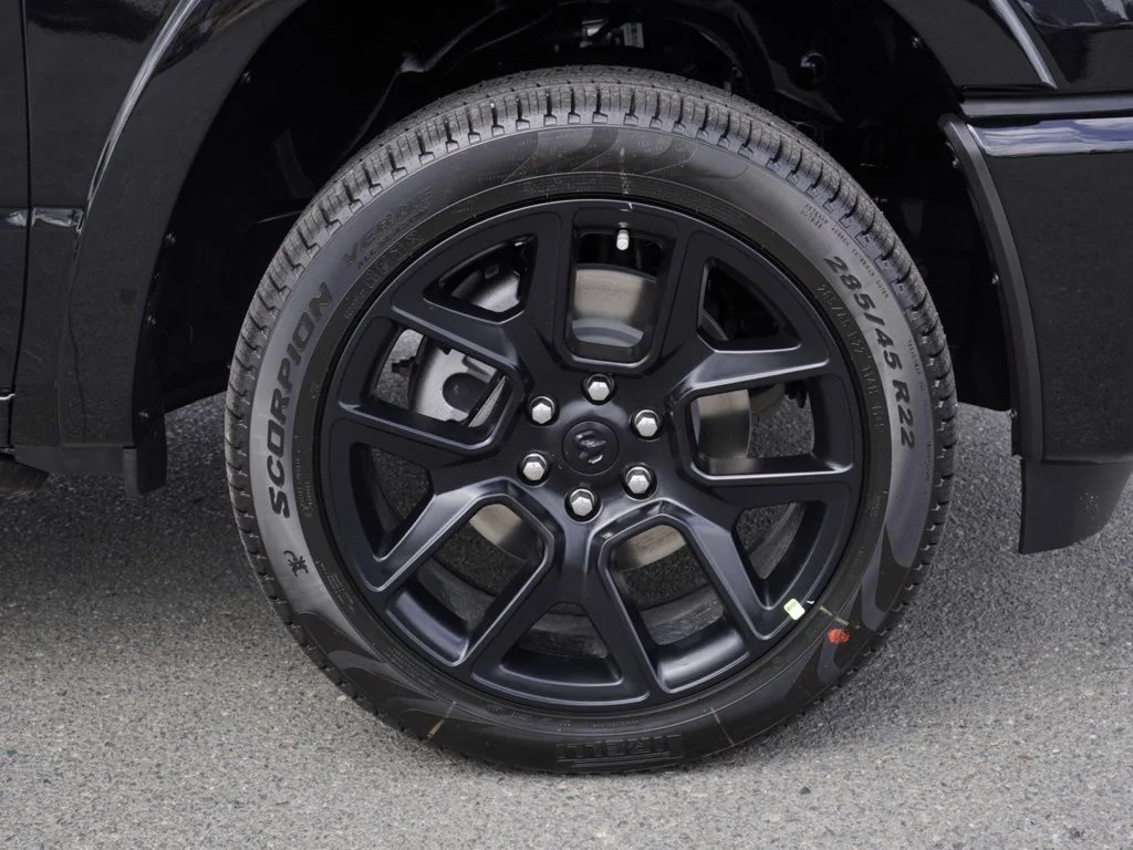 New 2026 Diamond Black Crystal Pearl-Coat Exterior Paint RAM Laramie image 9