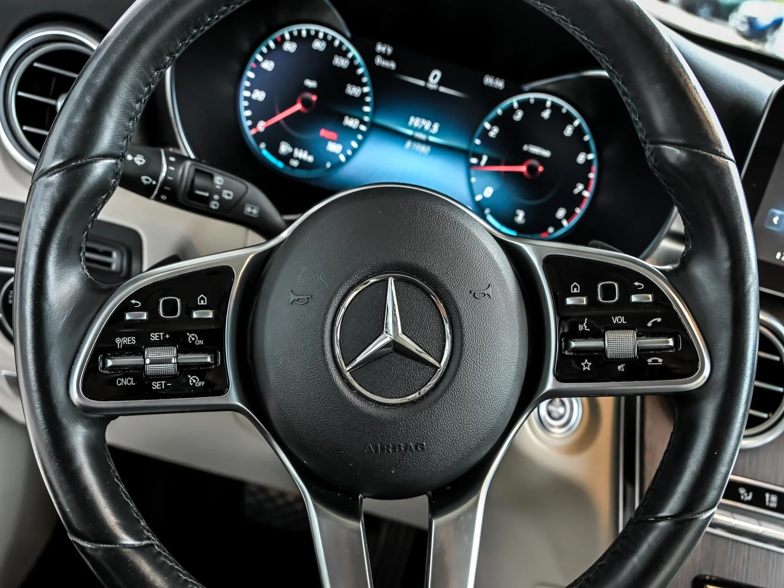 Used 2020 Blue Mercedes-Benz GLC 300 4MATIC® image 19
