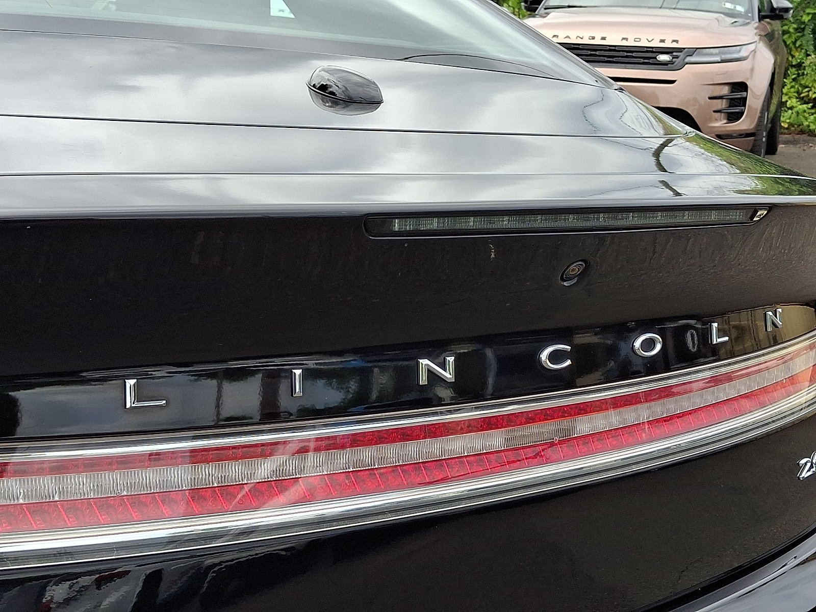 Used 2020 Infinite Black Metallic - UM Lincoln Standard image 28