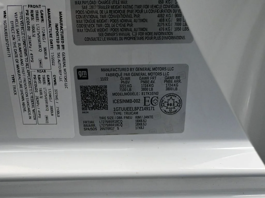 Certified Used 2023 White GMC AT4 image 46
