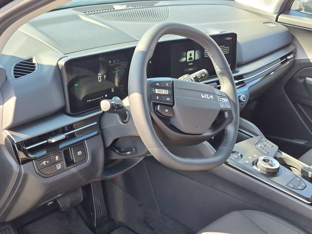 New 2027 Fusion Black Kia S image 10