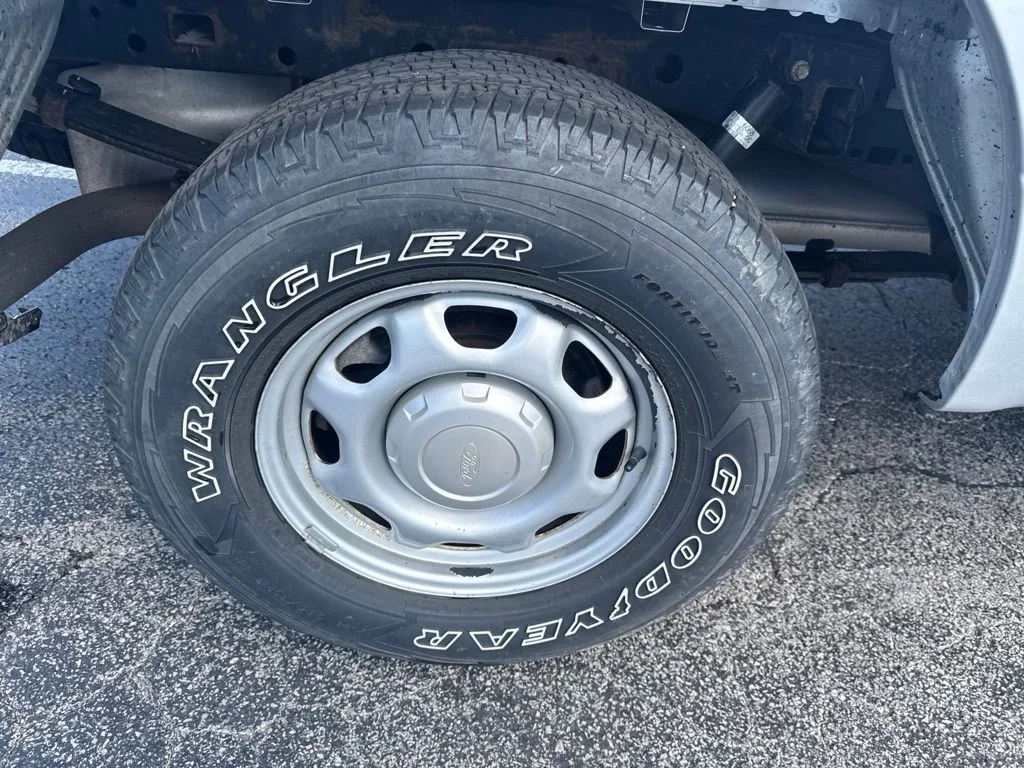 Used 2019 Silver Ford XL image 44