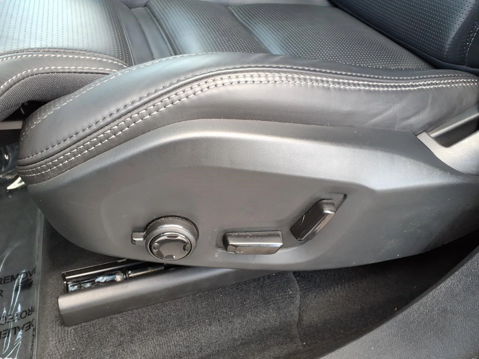 Used 2023 Platinum Gray Metallic Volvo Ultimate image 17