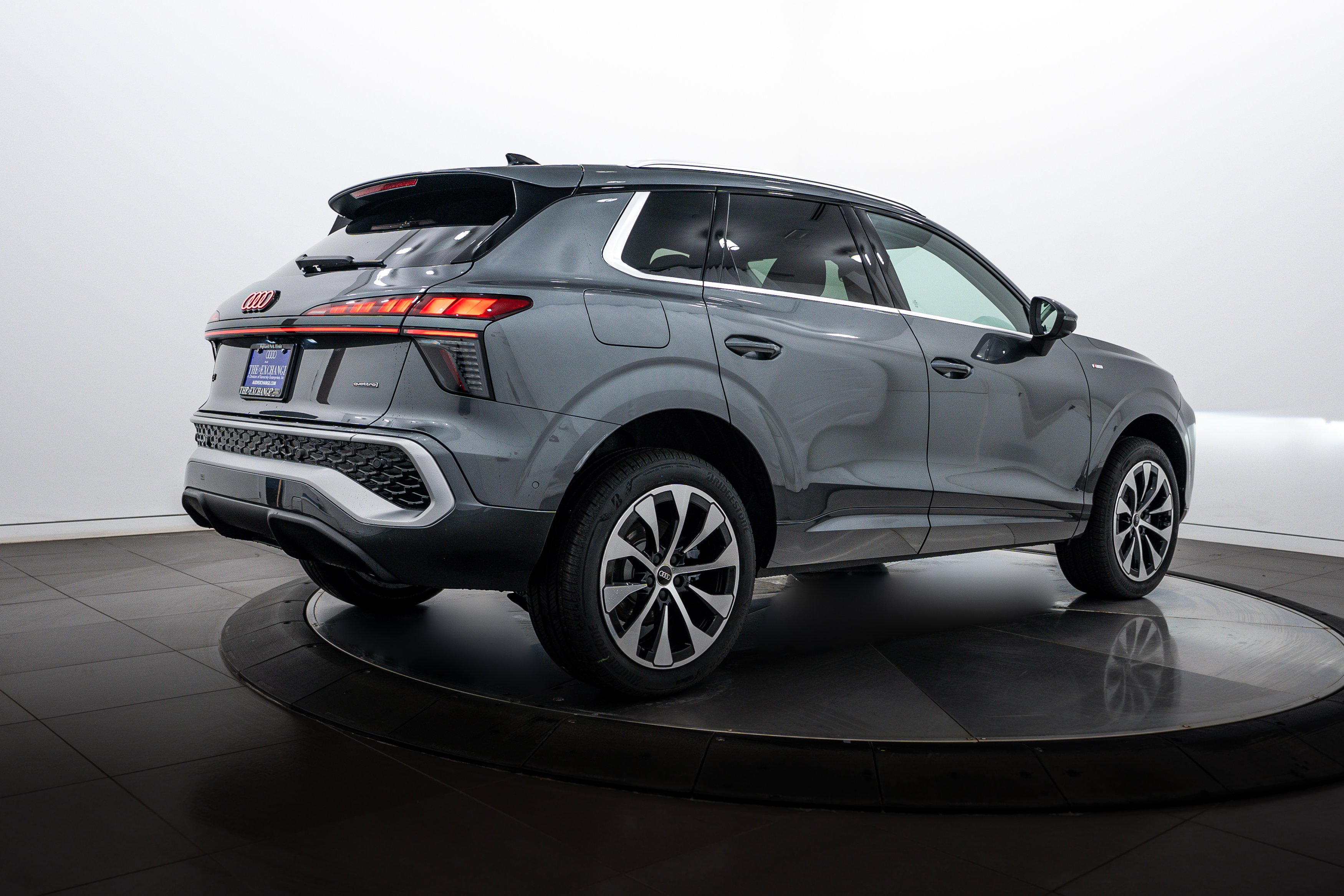 New 2026 Daytona Gray Audi S line image 4