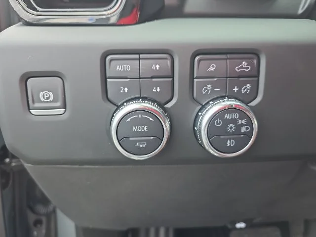 Used 2024 Silver GMC AT4 image 27