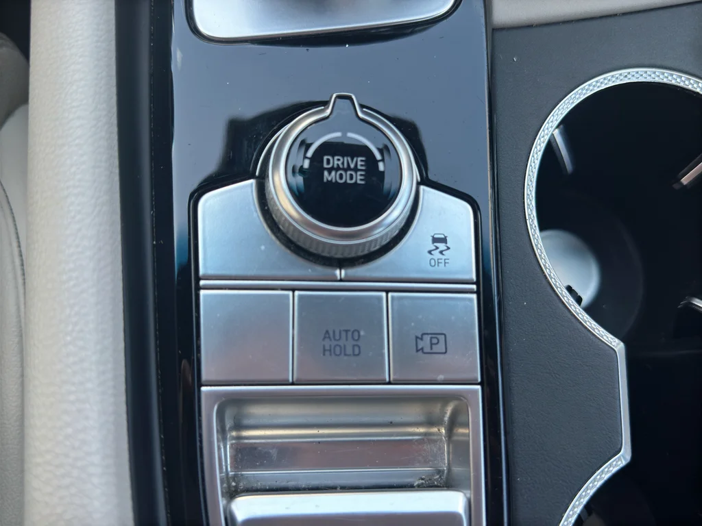 Used 2025  Genesis 2.5T image 24