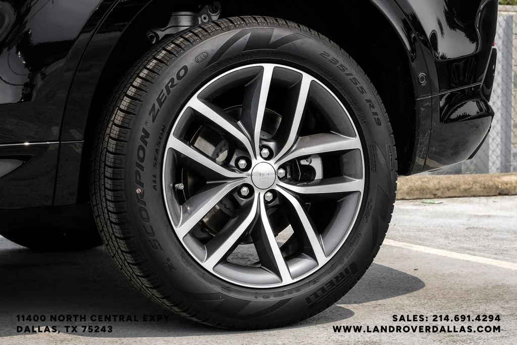 New 2026 Santorini Black Metallic Land Rover Landmark image 51