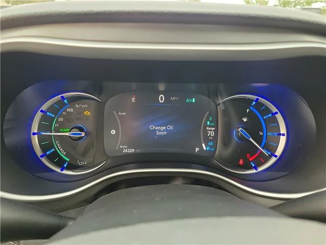 Used 2022  Chrysler Touring L Front-Wheel Drive Passenger image 16
