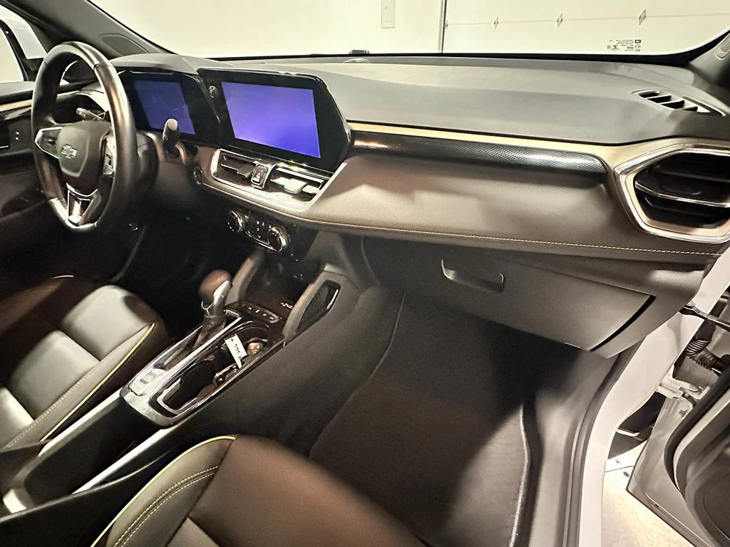 Used 2024 Summit White Chevrolet ACTIV image 28