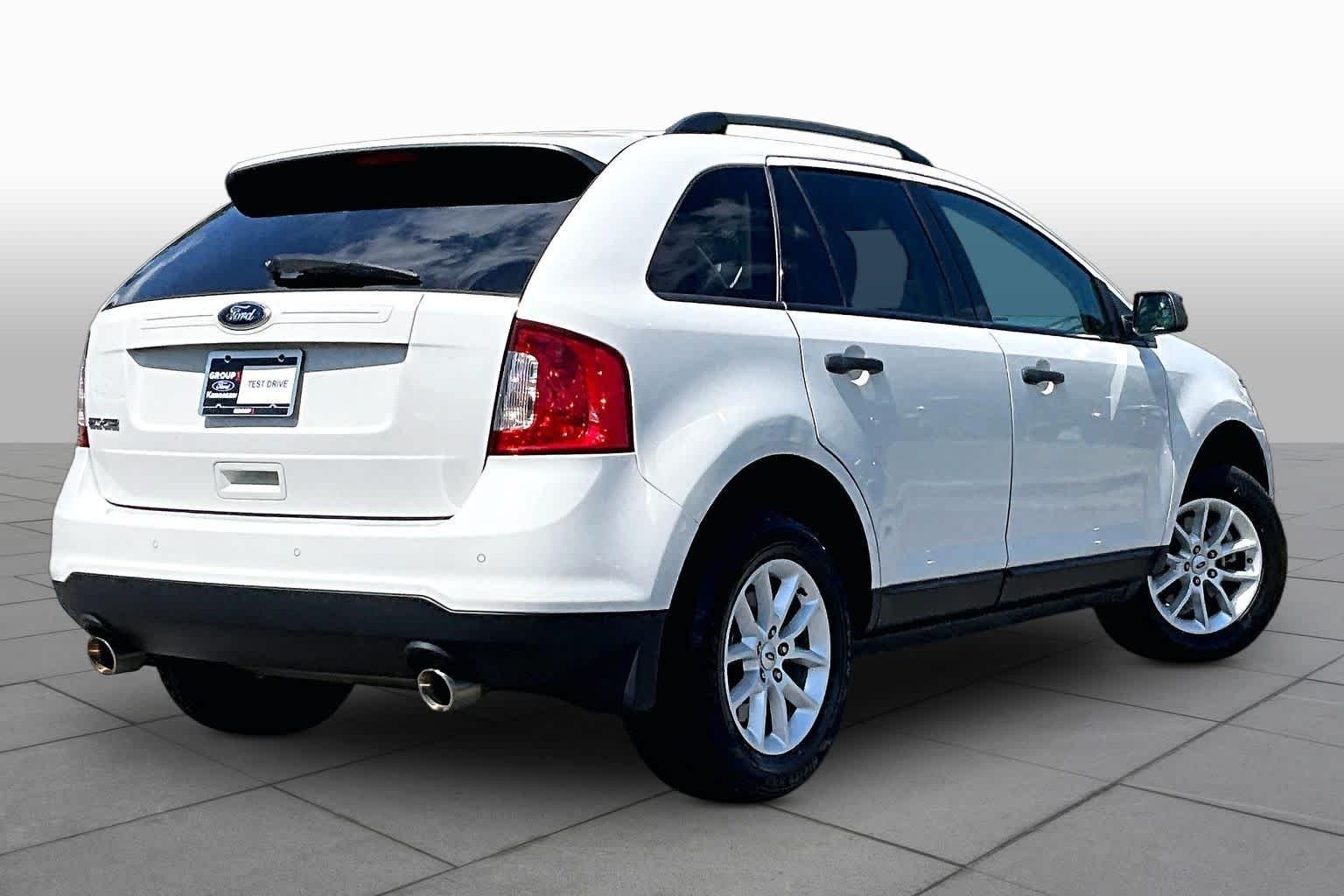 Used 2013 White Suede Ford SE image 12