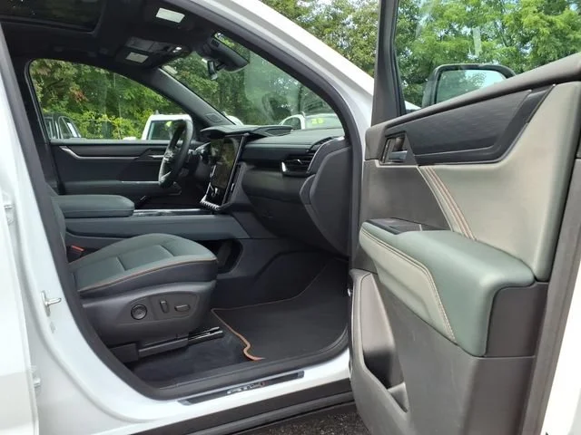 2024 GMC Acadia AT4 - Photo 14