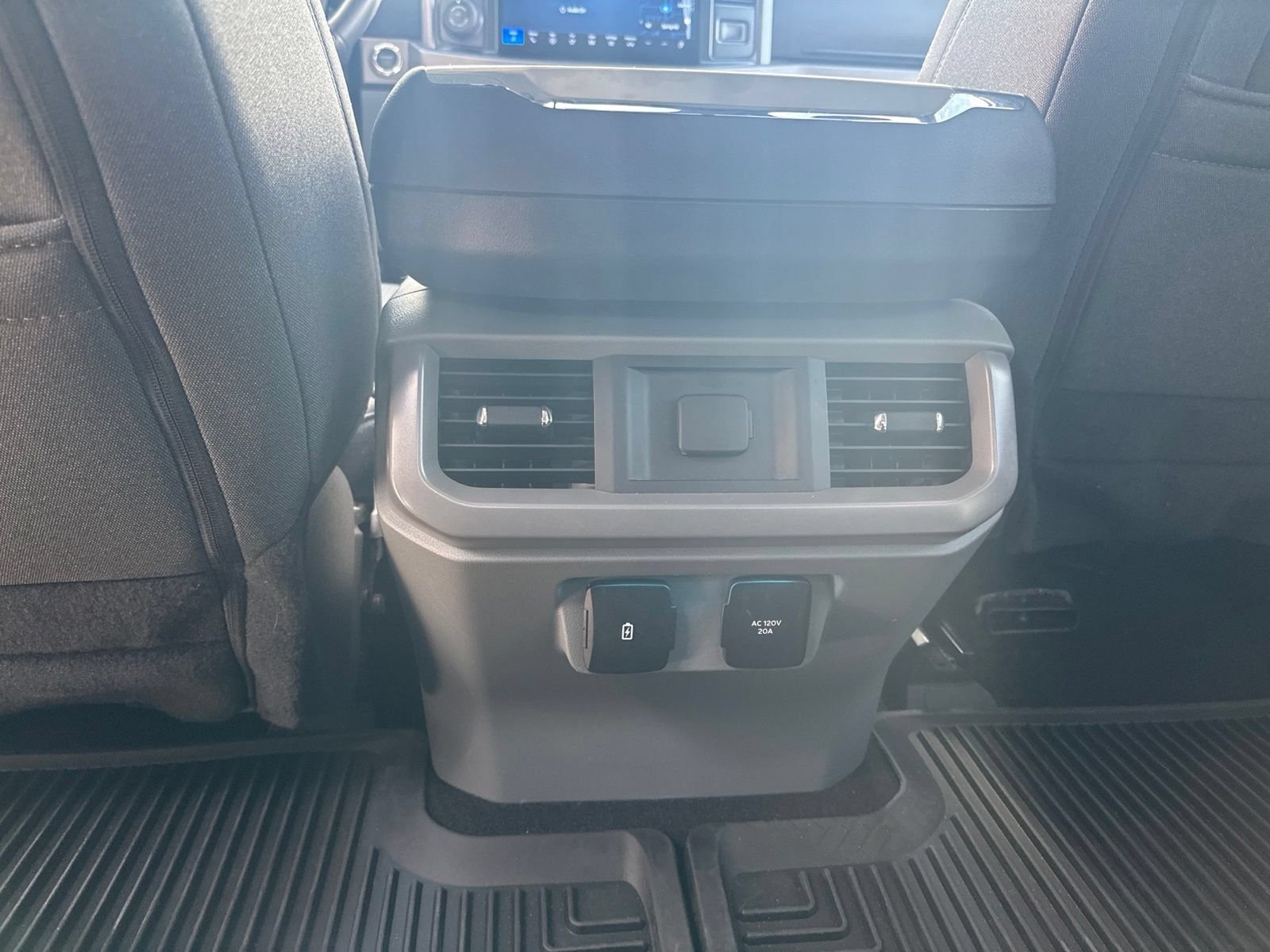 Certified Used 2024 Oxford White Ford XLT image 19