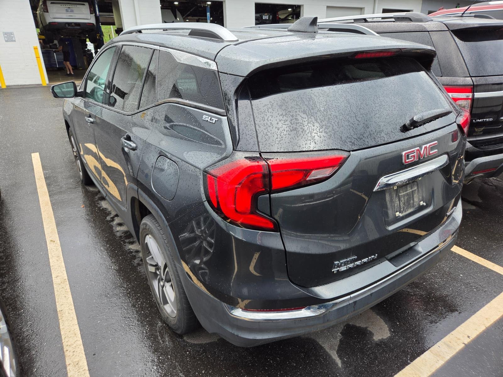 Used 2021 GRAPHITE GRAY METALLIC GMC SLT image 7