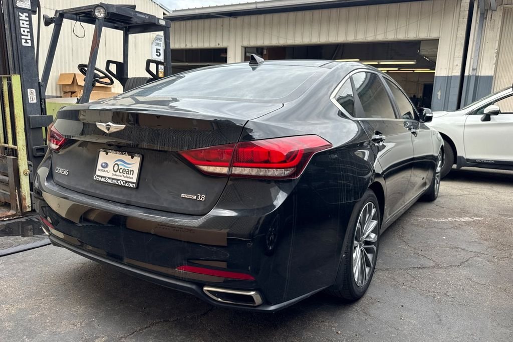 Used 2016 Black Hyundai 3.8 image 6
