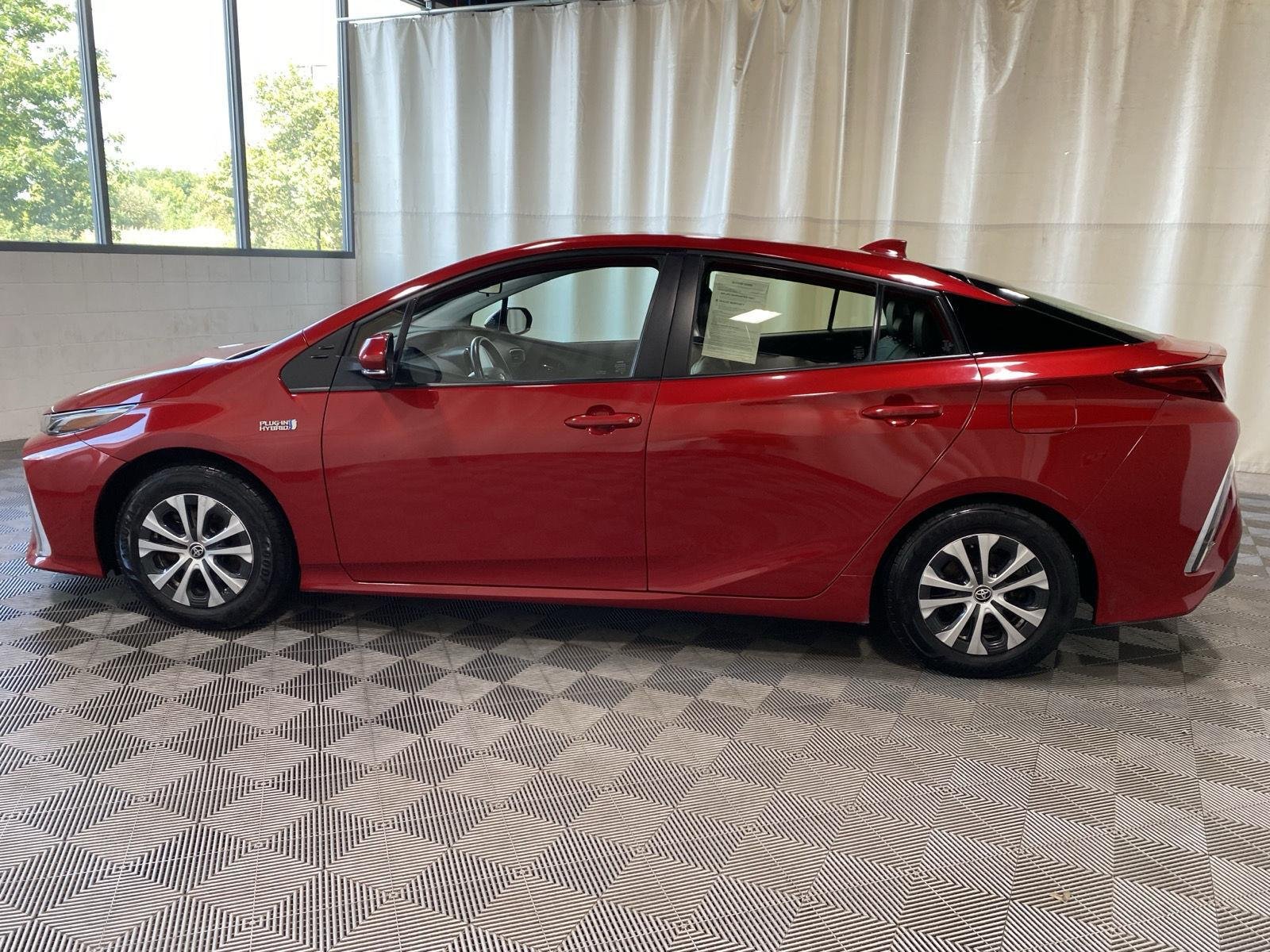 Used 2021 Supersonic Red Toyota XLE image 8