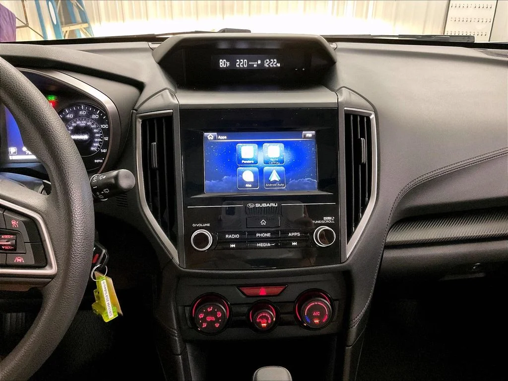 Used 2018 White Subaru 2.0i Premium image 36