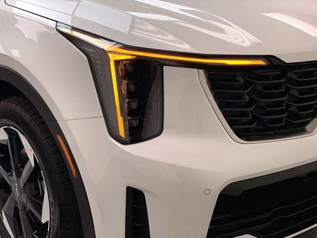 New 2026 Snow White Pearl Kia EX image 11