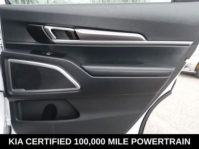 Used 2024 White Kia LX image 28