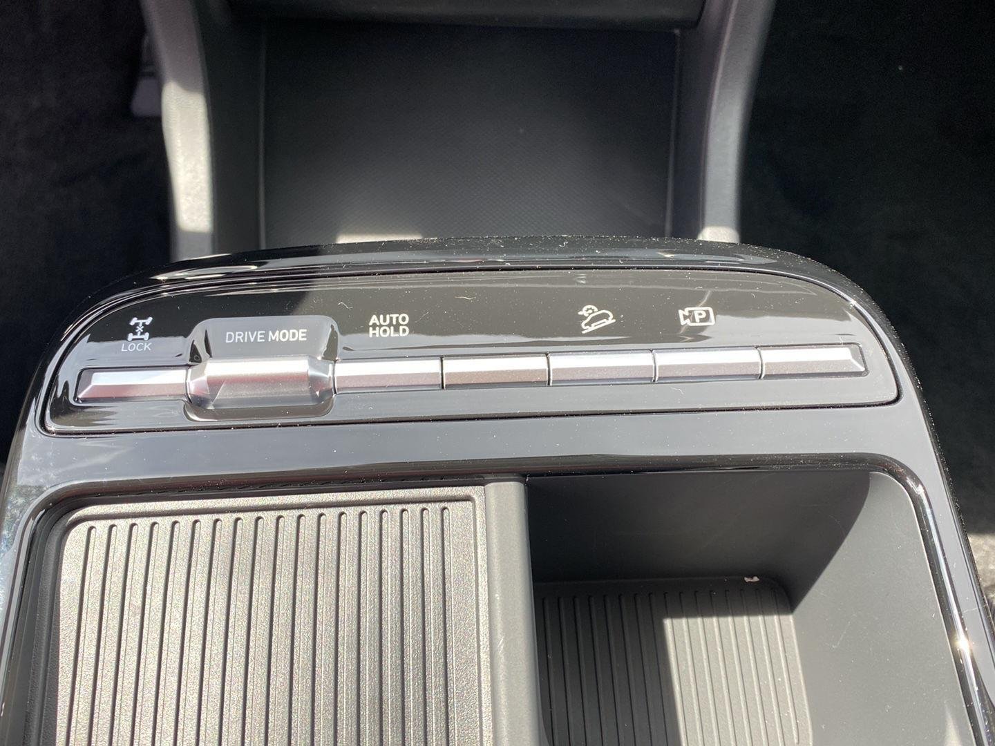 New 2026 Creamy White Pearl Hyundai SEL AWD image 25