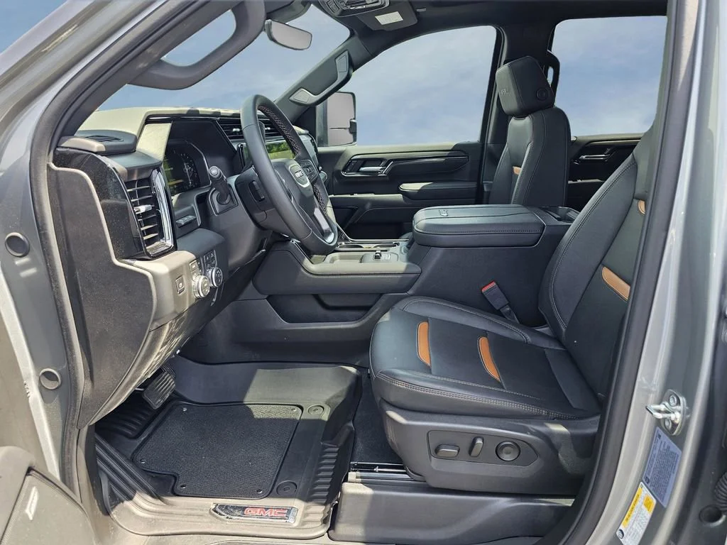 Used 2026 Sterling Metallic GMC AT4 image 17