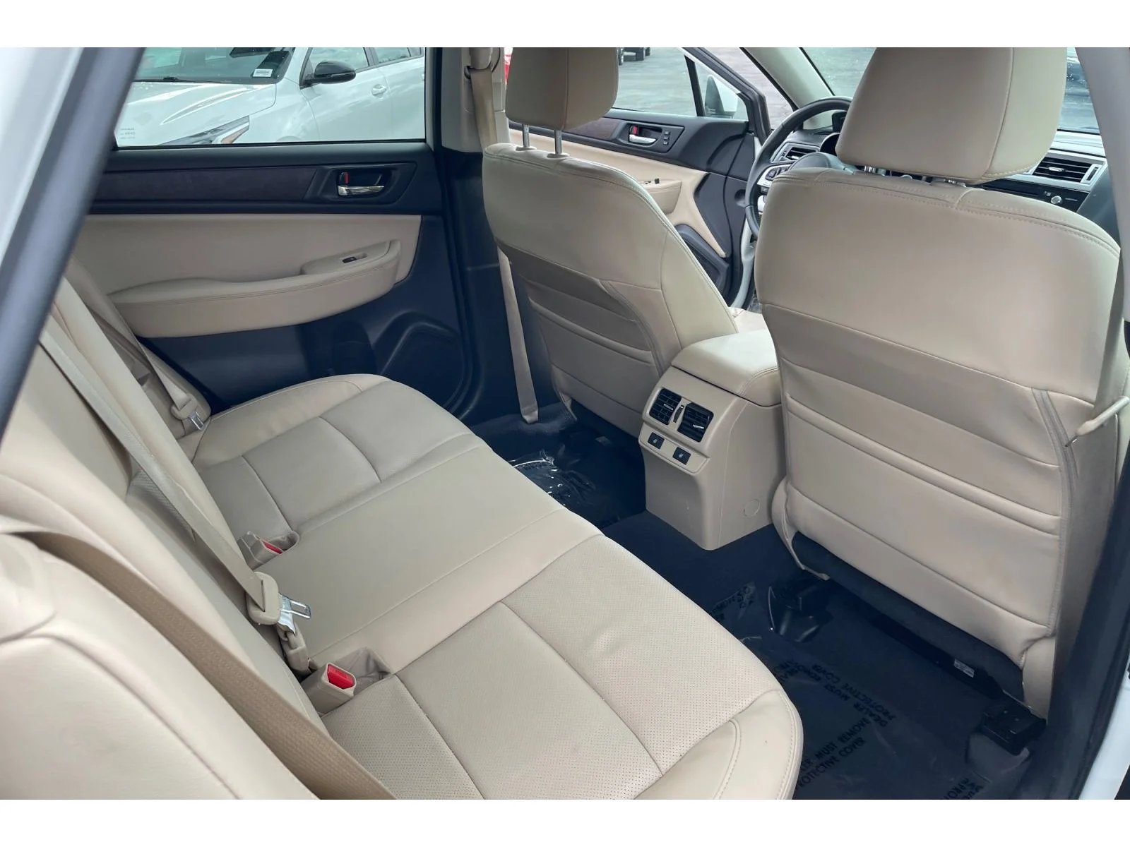 Used 2017 CRYSTAL WHITE PEA Subaru Limited image 18