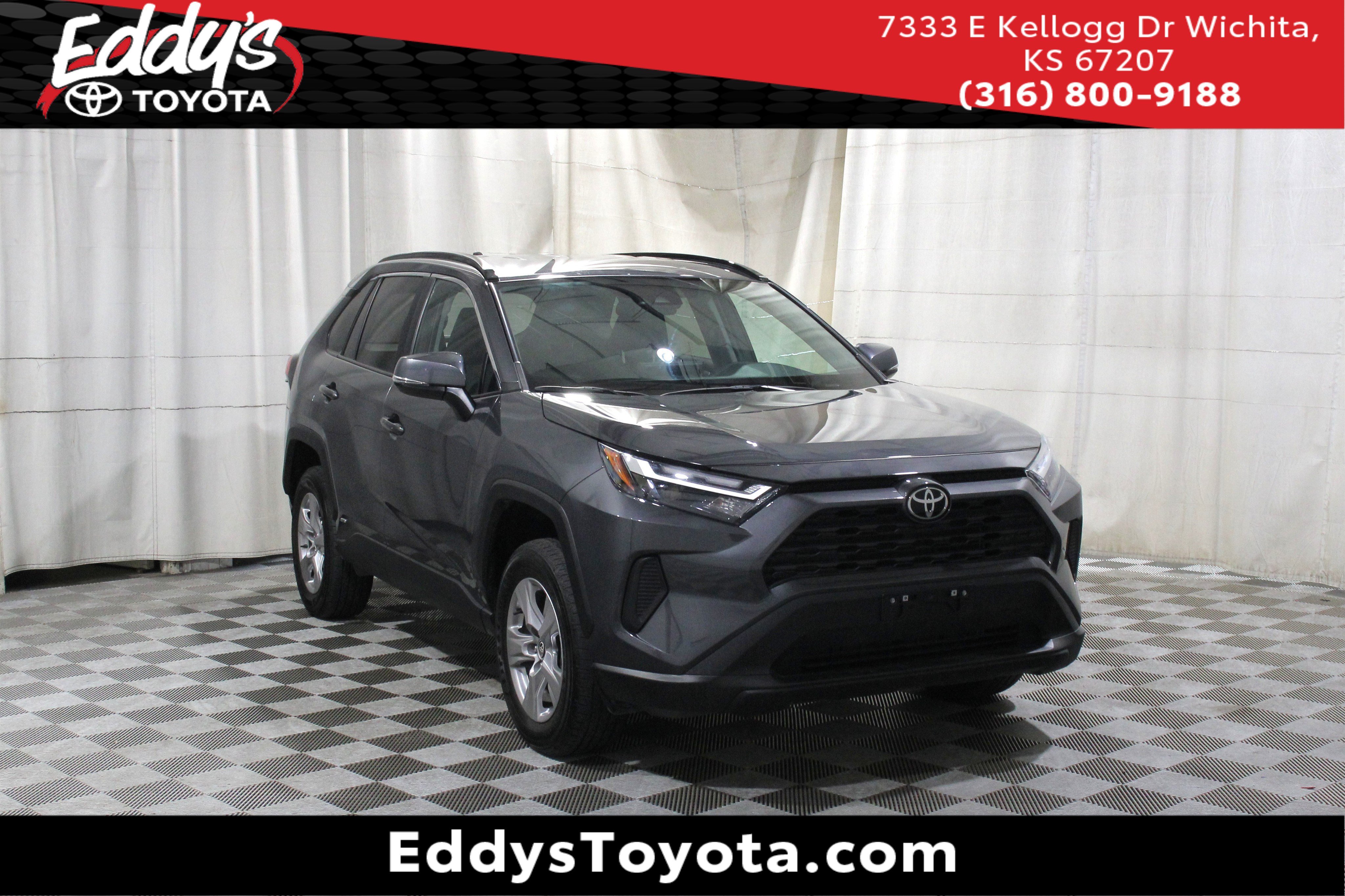 Used 2025 Magnetic Gray Metallic Toyota Hybrid XLE image 1