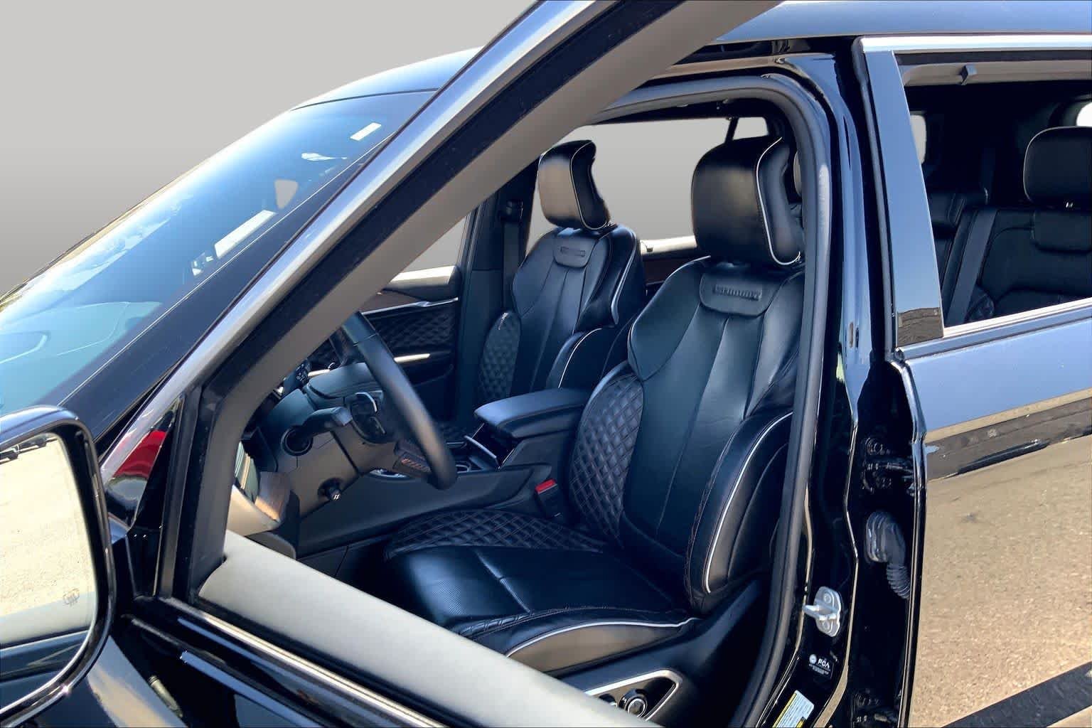 Used 2021 Diamond Black Crystal Pearlcoat Jeep Summit image 7