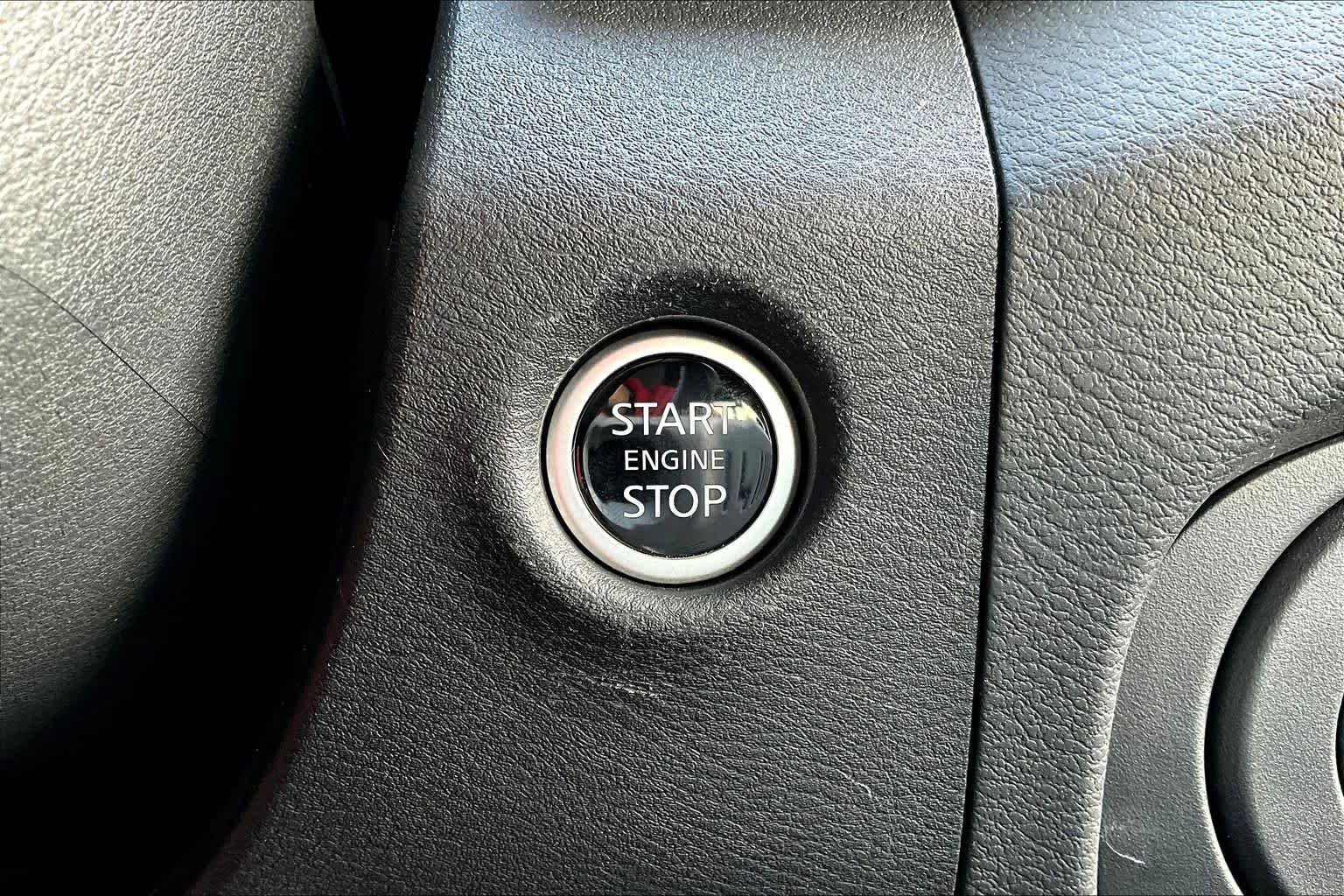 Used 2024 Red Alert Nissan PRO-X image 31