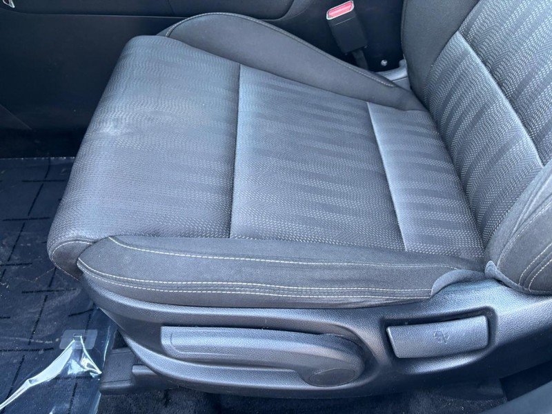 Used 2022 Snow White Pearl Kia LX FWD image 20