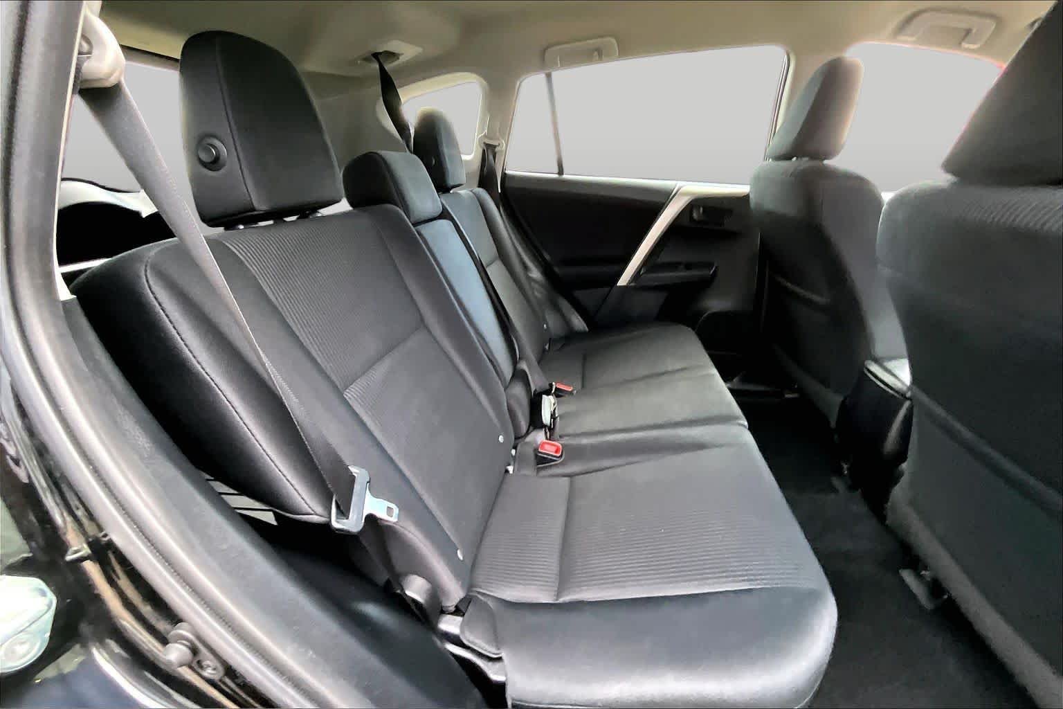 Used 2015 Black Toyota LE image 21