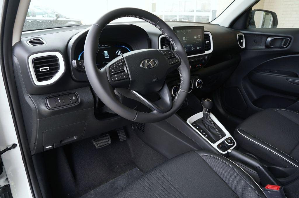 New 2026 Lunar White w/Black Roof Hyundai SEL image 10