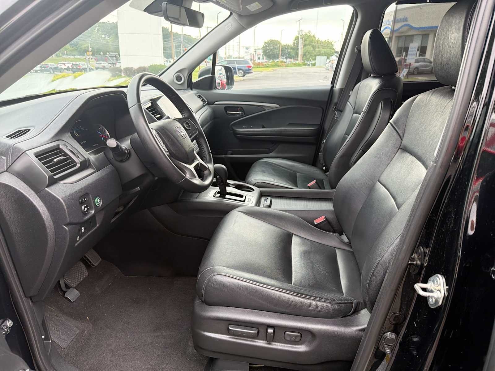 Used 2019 Crystal Black Pearl Honda EX-L image 11