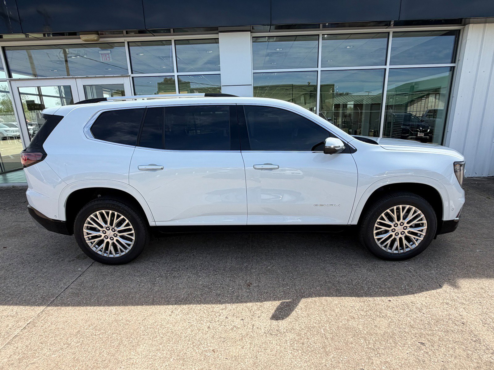 2026 GMC Acadia Denali - Photo 29