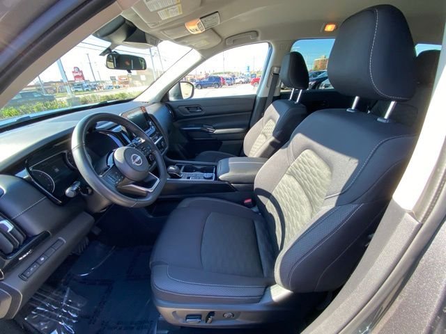 Used 2023 Gray Nissan SV image 14