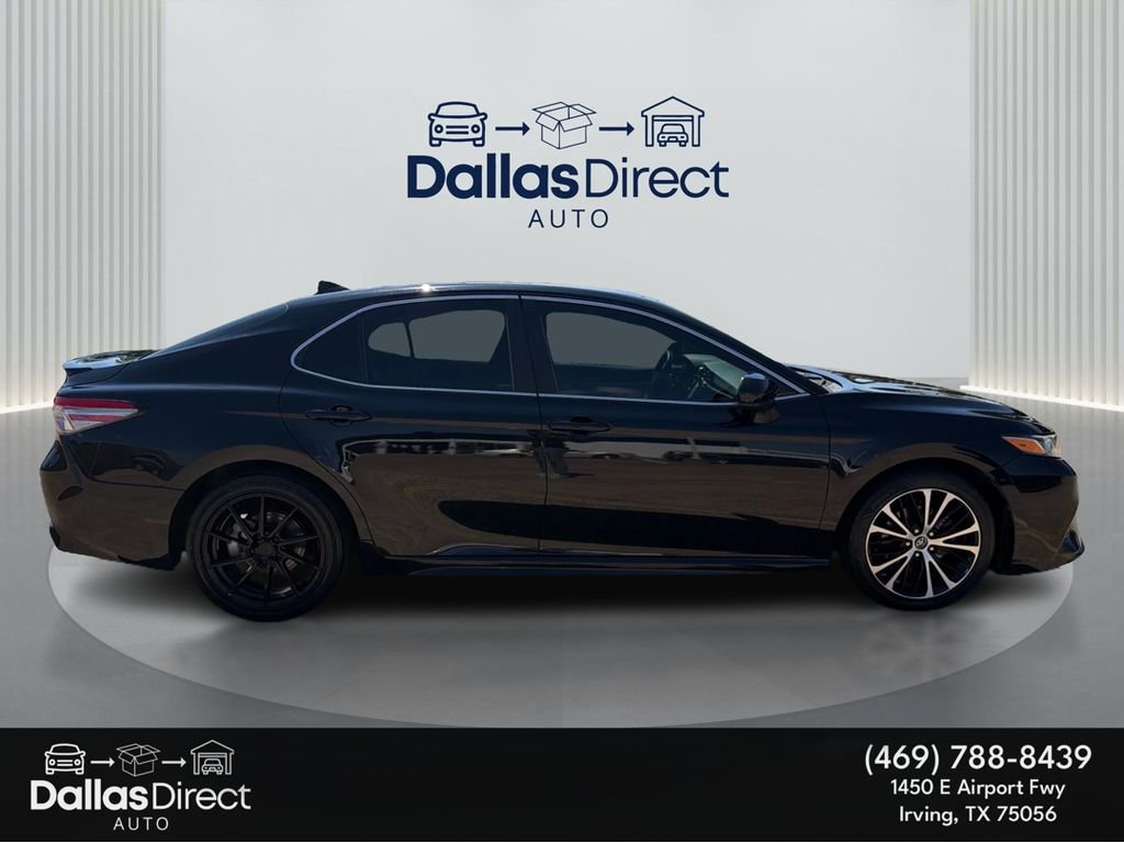 Used 2019 Midnight Black Metallic Toyota SE image 5