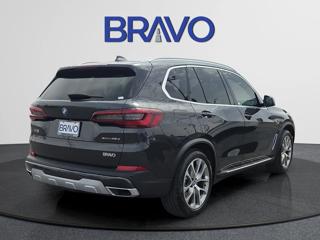 Used 2022 Gray BMW xDrive45e image 4