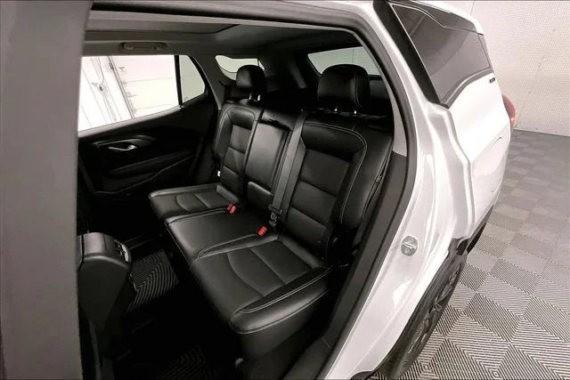 Used 2023 Summit White GMC SLT image 25