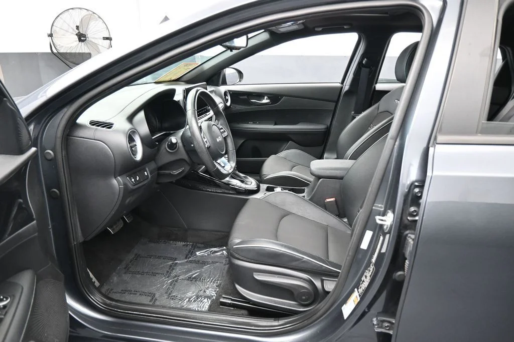 Used 2024 Gravity Gray Kia GT-Line image 12