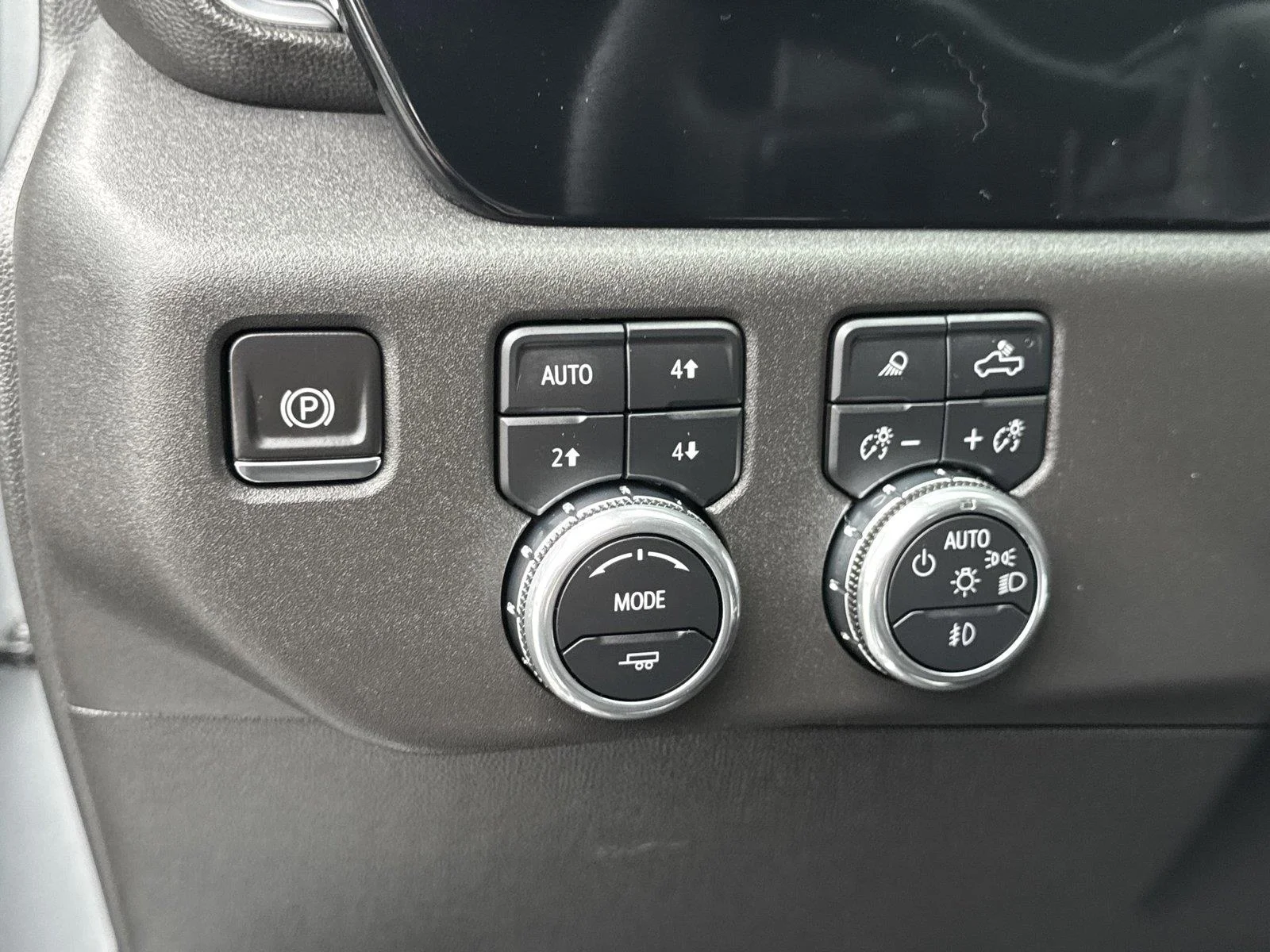Used 2025 Sterling Metallic GMC SLT image 20