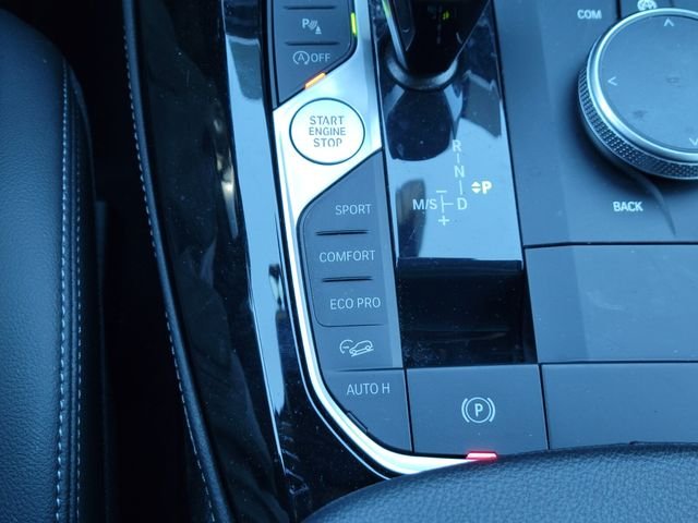 Used 2025 Gray BMW xDrive30i image 27
