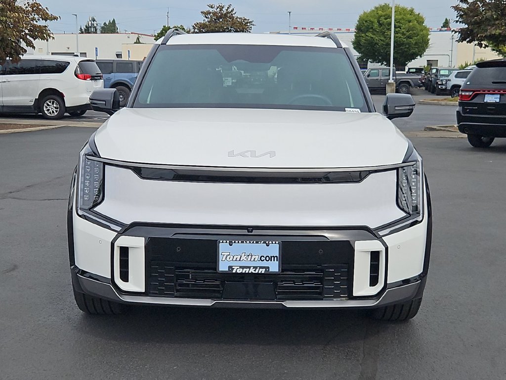 Used 2024 Snow White Pearl Kia GT-Line image 9